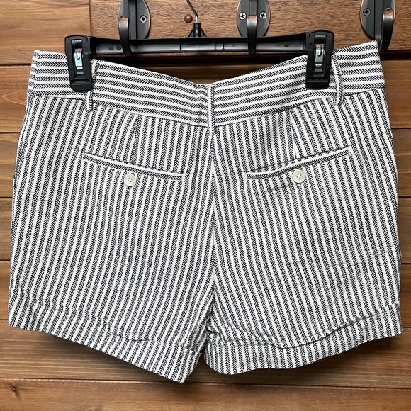 Cuffed Short - Picture 2 of 3